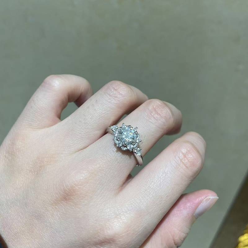富贵花蕊Women's RingS925银镀白金定制选款主石Moissanite1.0ct/副石高碳钻